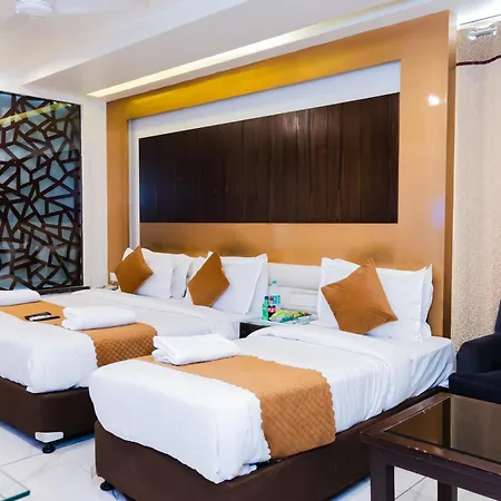 Hotel Le Benz - New Delhi Train Station
